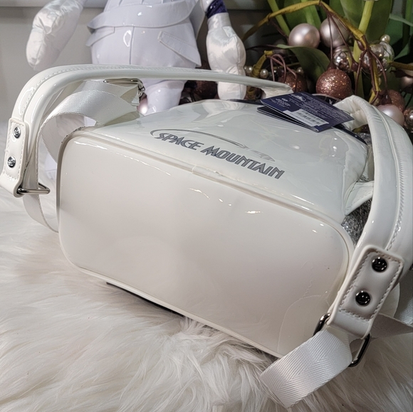 Set of 4 piece!Mickey Mouse Main Attraction! BAG! PLUSH! EARS! KEY!All new - Picture 4 of 11